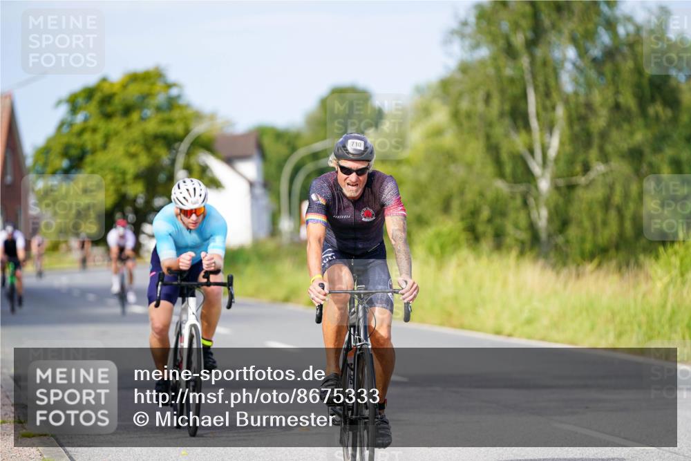 31.08.2025 - Elbe Triathlon Hamburg Michael Burmester http://msf.ph/oto/8675333 31.08.2025 10:19:25 Radfahren 657, 660, 710, 808 meine-sportfotos.de