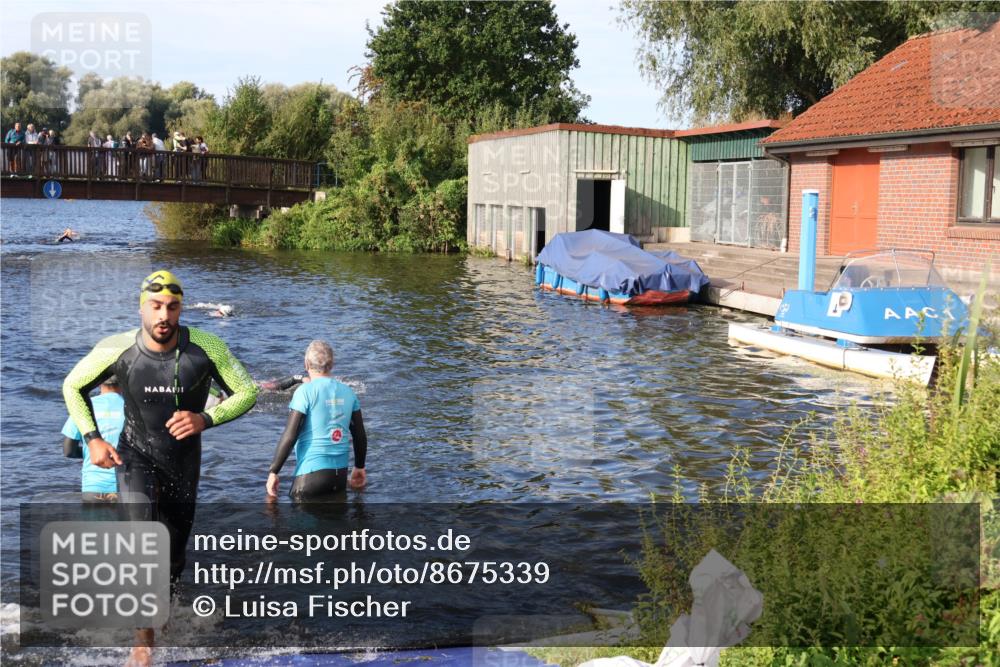 31.08.2025 - Elbe Triathlon Hamburg Luisa Fischer http://msf.ph/oto/8675339 31.08.2025 08:56:30 Schwimmen 412, 465, 492 meine-sportfotos.de