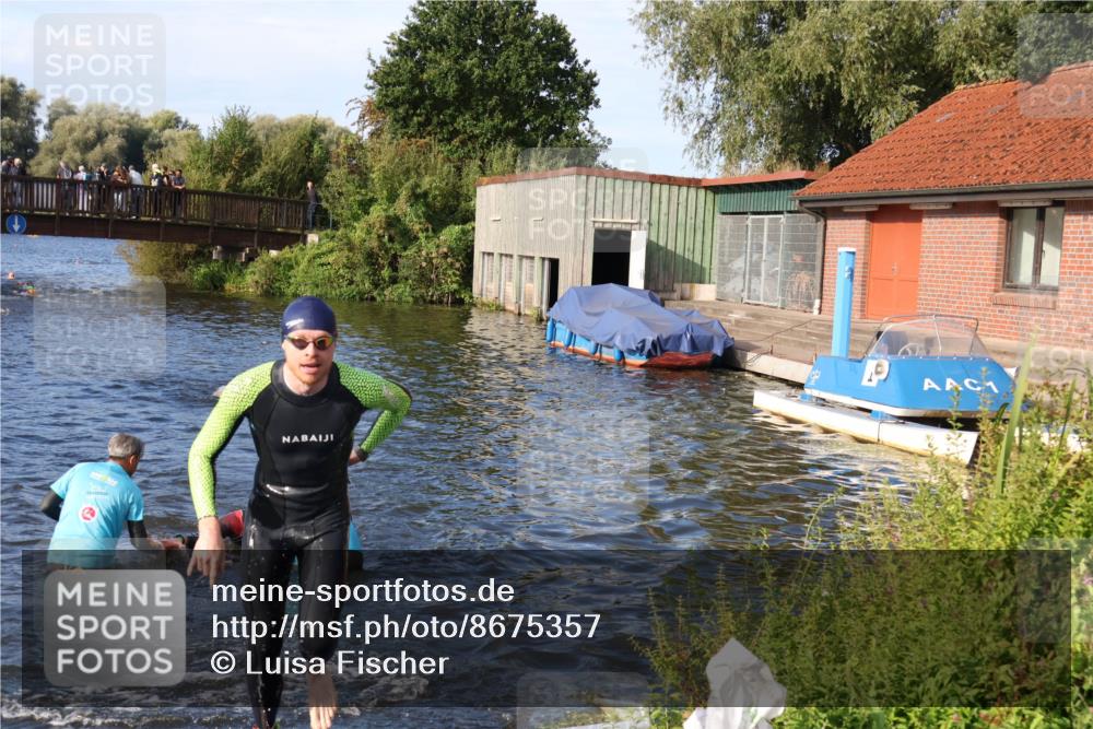 31.08.2025 - Elbe Triathlon Hamburg Luisa Fischer http://msf.ph/oto/8675357 31.08.2025 08:56:37 Schwimmen 412, 545 meine-sportfotos.de