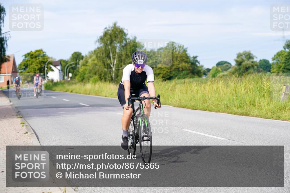 31.08.2025 - Elbe Triathlon Hamburg Michael Burmester http://msf.ph/oto/8675365 31.08.2025 10:19:32 Radfahren 657, 760, 808, 915, 932 meine-sportfotos.de