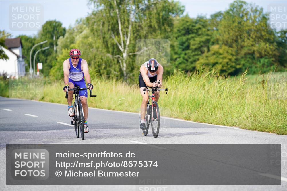 31.08.2025 - Elbe Triathlon Hamburg Michael Burmester http://msf.ph/oto/8675374 31.08.2025 10:19:35 Radfahren 760, 808, 915, 932 meine-sportfotos.de