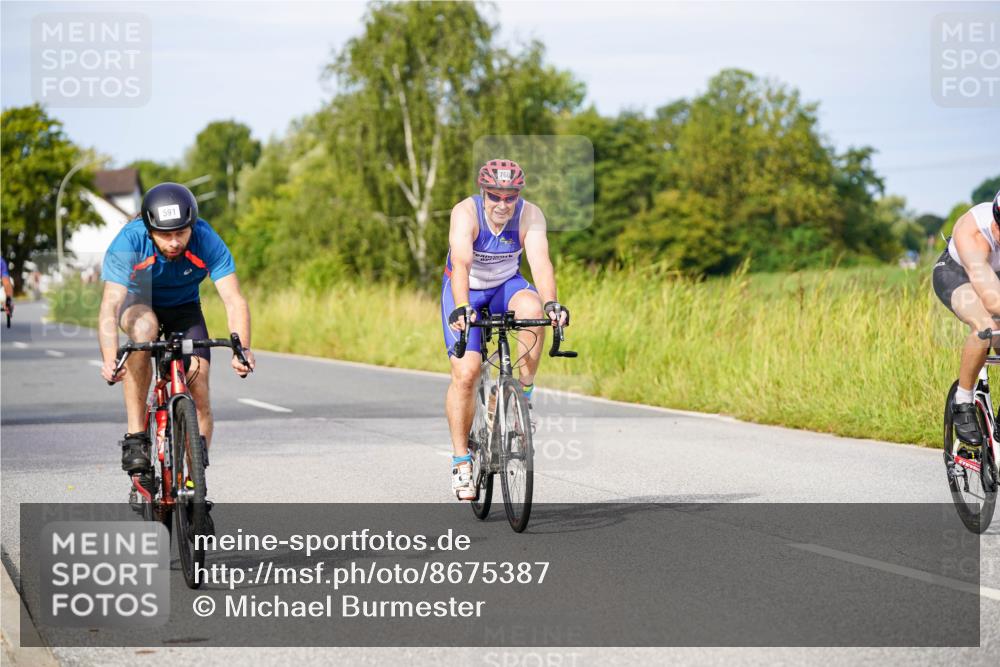 31.08.2025 - Elbe Triathlon Hamburg Michael Burmester http://msf.ph/oto/8675387 31.08.2025 10:19:36 Radfahren 760, 794, 915, 932 meine-sportfotos.de