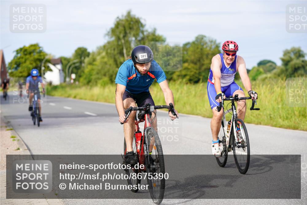 31.08.2025 - Elbe Triathlon Hamburg Michael Burmester http://msf.ph/oto/8675390 31.08.2025 10:19:36 Radfahren 760, 794, 915, 932 meine-sportfotos.de