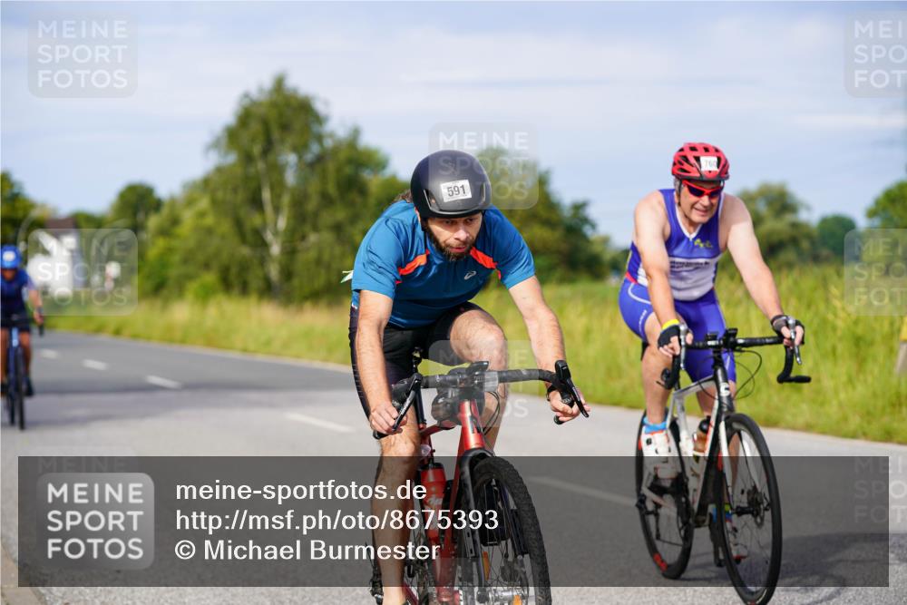31.08.2025 - Elbe Triathlon Hamburg Michael Burmester http://msf.ph/oto/8675393 31.08.2025 10:19:36 Radfahren 760, 794, 915, 932 meine-sportfotos.de