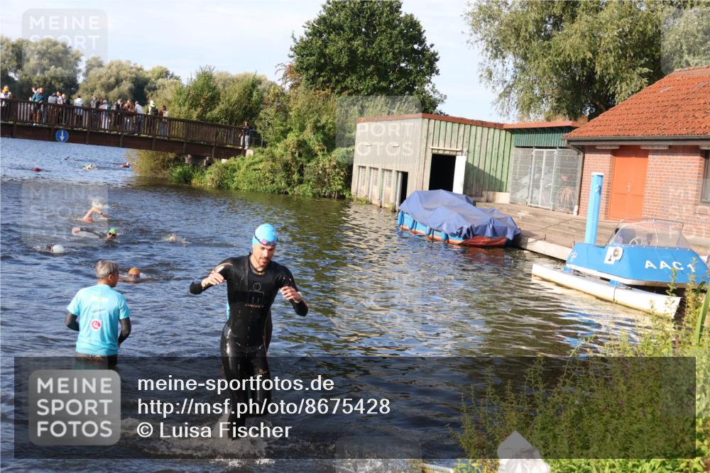 31.08.2025 - Elbe Triathlon Hamburg Luisa Fischer http://msf.ph/oto/8675428 31.08.2025 08:57:11 Schwimmen 458, 542 meine-sportfotos.de