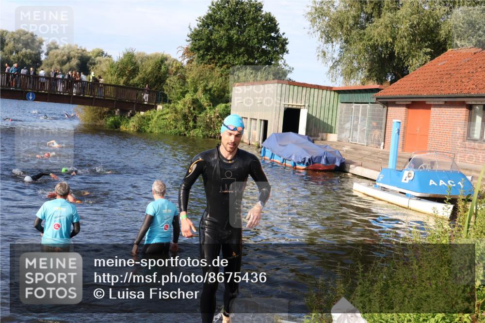 31.08.2025 - Elbe Triathlon Hamburg Luisa Fischer http://msf.ph/oto/8675436 31.08.2025 08:57:12 Schwimmen 458, 542 meine-sportfotos.de