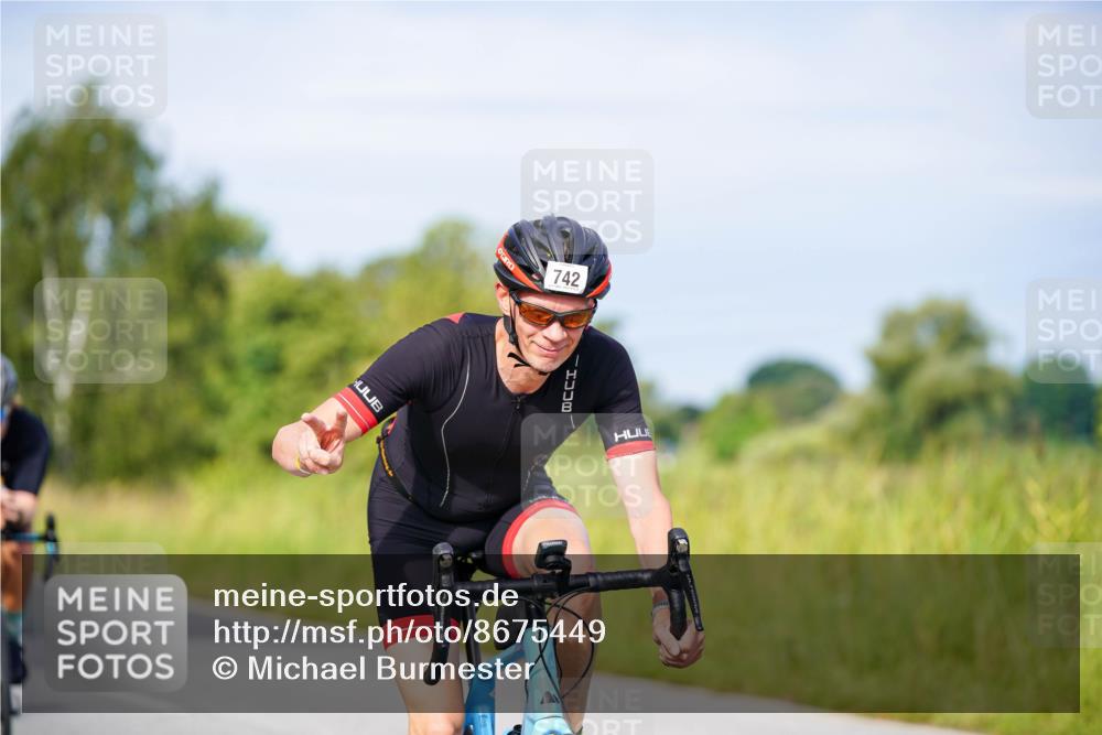 31.08.2025 - Elbe Triathlon Hamburg Michael Burmester http://msf.ph/oto/8675449 31.08.2025 10:19:57 Radfahren 609, 742, 795, 807, 903, 921 meine-sportfotos.de