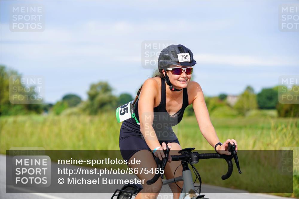 31.08.2025 - Elbe Triathlon Hamburg Michael Burmester http://msf.ph/oto/8675465 31.08.2025 10:19:59 Radfahren 742, 795, 807, 816, 921 meine-sportfotos.de