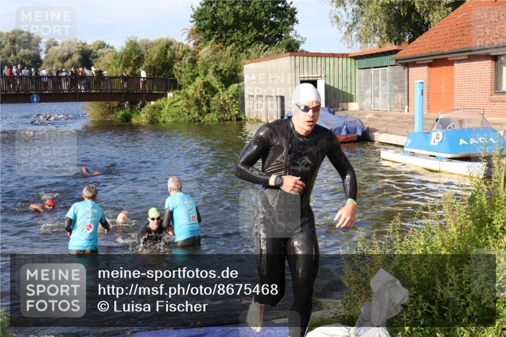 31.08.2025 - Elbe Triathlon Hamburg Luisa Fischer http://msf.ph/oto/8675468 31.08.2025 08:57:25 Schwimmen 462, 505, 516, 532 meine-sportfotos.de
