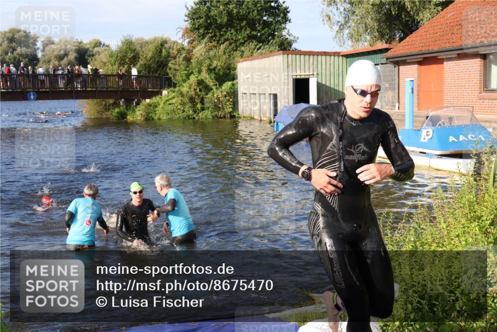 31.08.2025 - Elbe Triathlon Hamburg Luisa Fischer http://msf.ph/oto/8675470 31.08.2025 08:57:25 Schwimmen 462, 505, 516, 532 meine-sportfotos.de