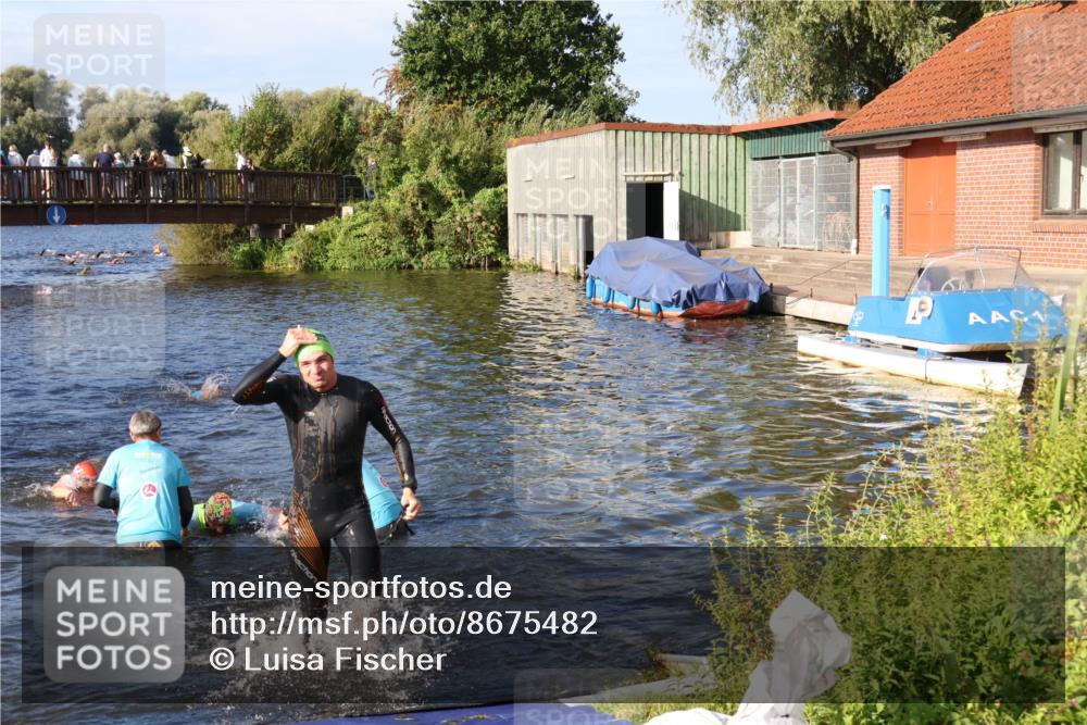 31.08.2025 - Elbe Triathlon Hamburg Luisa Fischer http://msf.ph/oto/8675482 31.08.2025 08:57:27 Schwimmen 462, 505, 516, 532 meine-sportfotos.de