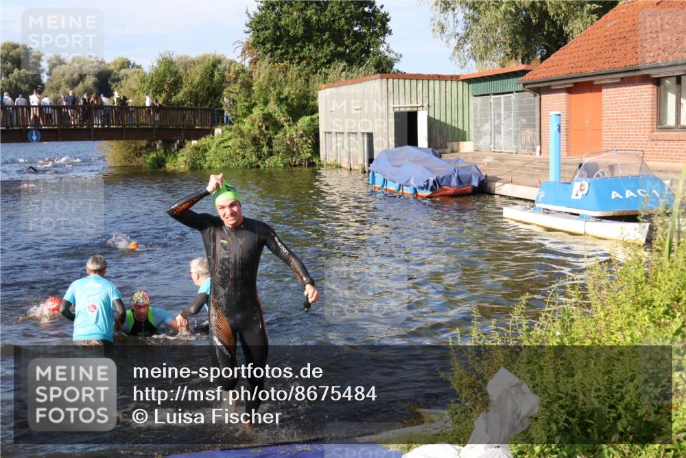 31.08.2025 - Elbe Triathlon Hamburg Luisa Fischer http://msf.ph/oto/8675484 31.08.2025 08:57:27 Schwimmen 462, 505, 516, 532 meine-sportfotos.de
