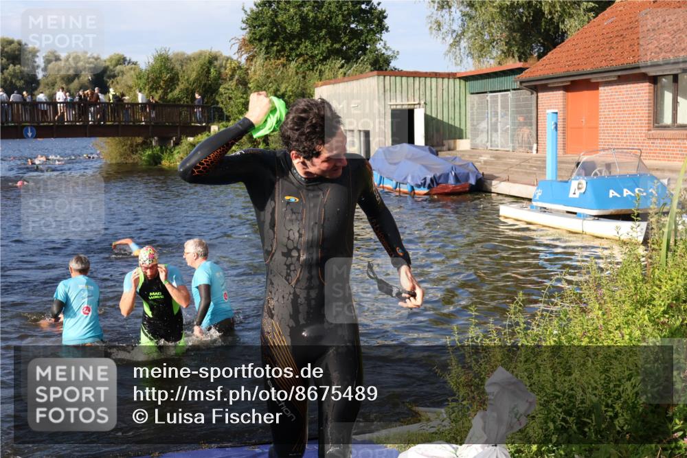 31.08.2025 - Elbe Triathlon Hamburg Luisa Fischer http://msf.ph/oto/8675489 31.08.2025 08:57:29 Schwimmen 462, 516, 532 meine-sportfotos.de