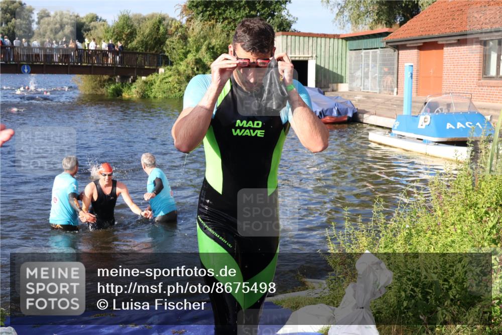 31.08.2025 - Elbe Triathlon Hamburg Luisa Fischer http://msf.ph/oto/8675498 31.08.2025 08:57:32 Schwimmen 462, 516, 532 meine-sportfotos.de