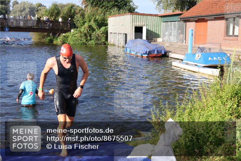 31.08.2025 - Elbe Triathlon Hamburg Luisa Fischer http://msf.ph/oto/8675507 31.08.2025 08:57:35 Schwimmen 532, 550 meine-sportfotos.de