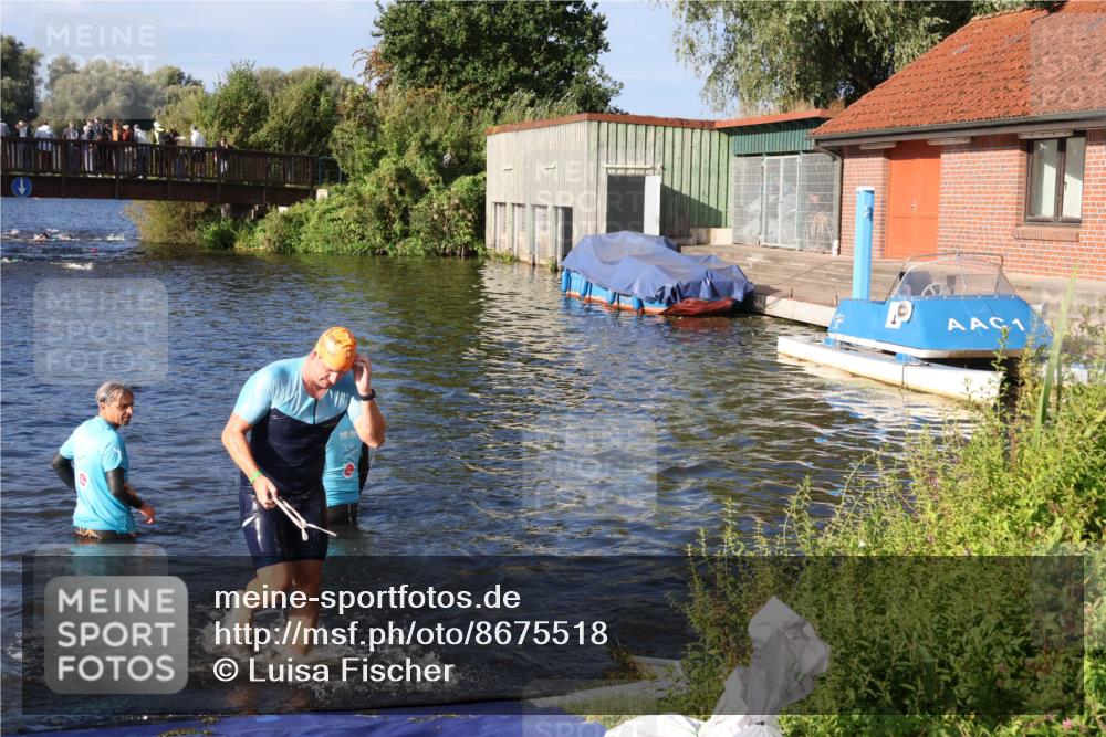 31.08.2025 - Elbe Triathlon Hamburg Luisa Fischer http://msf.ph/oto/8675518 31.08.2025 08:57:41 Schwimmen 550 meine-sportfotos.de
