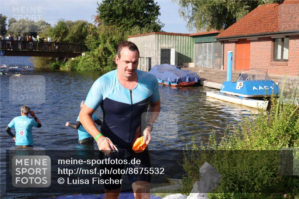 31.08.2025 - Elbe Triathlon Hamburg Luisa Fischer http://msf.ph/oto/8675532 31.08.2025 08:57:43 Schwimmen 550 meine-sportfotos.de