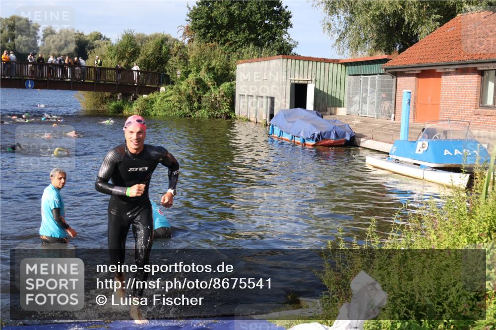 31.08.2025 - Elbe Triathlon Hamburg Luisa Fischer http://msf.ph/oto/8675541 31.08.2025 08:58:07 Schwimmen 397 meine-sportfotos.de