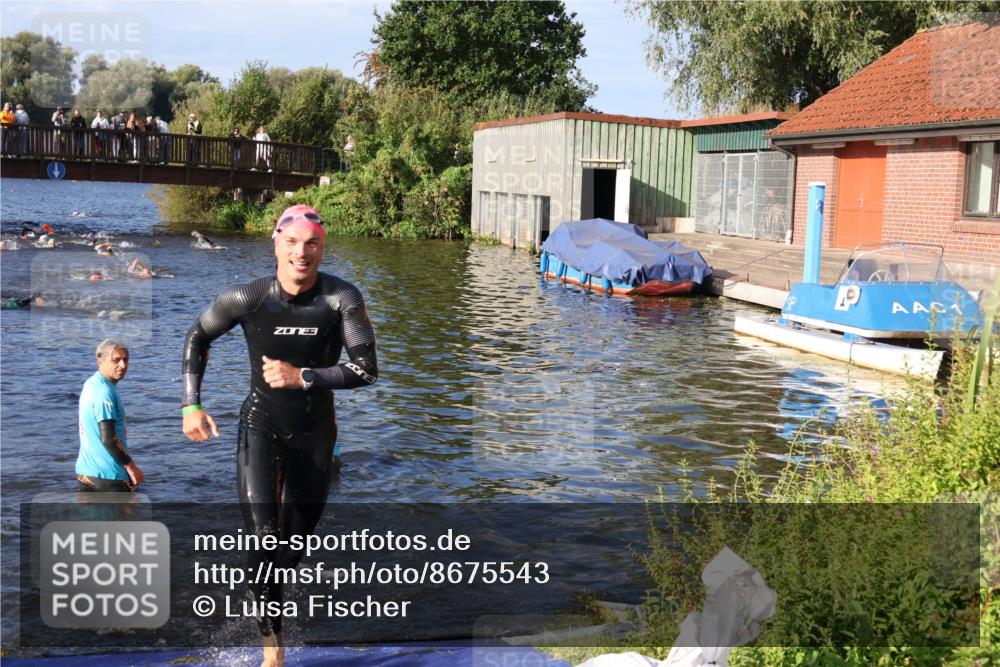 31.08.2025 - Elbe Triathlon Hamburg Luisa Fischer http://msf.ph/oto/8675543 31.08.2025 08:58:07 Schwimmen 397 meine-sportfotos.de