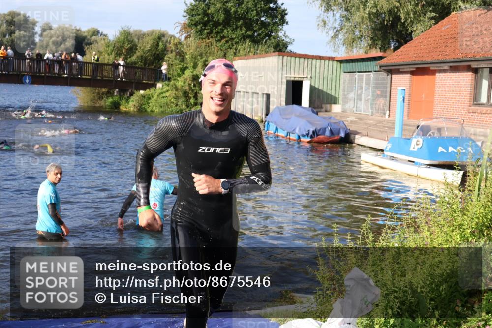 31.08.2025 - Elbe Triathlon Hamburg Luisa Fischer http://msf.ph/oto/8675546 31.08.2025 08:58:08 Schwimmen 397 meine-sportfotos.de