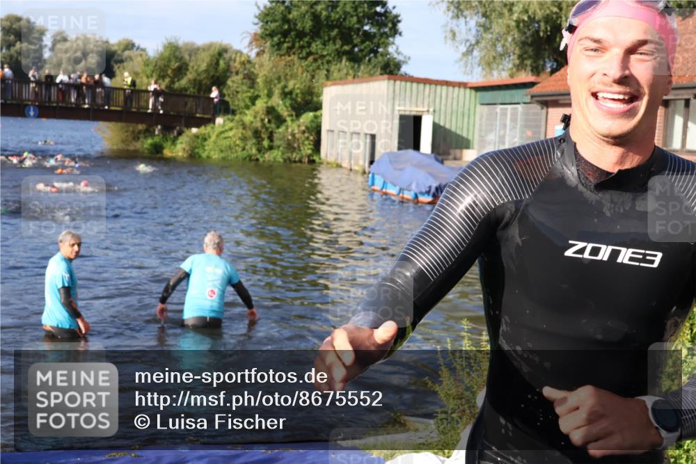 31.08.2025 - Elbe Triathlon Hamburg Luisa Fischer http://msf.ph/oto/8675552 31.08.2025 08:58:09 Schwimmen 397 meine-sportfotos.de