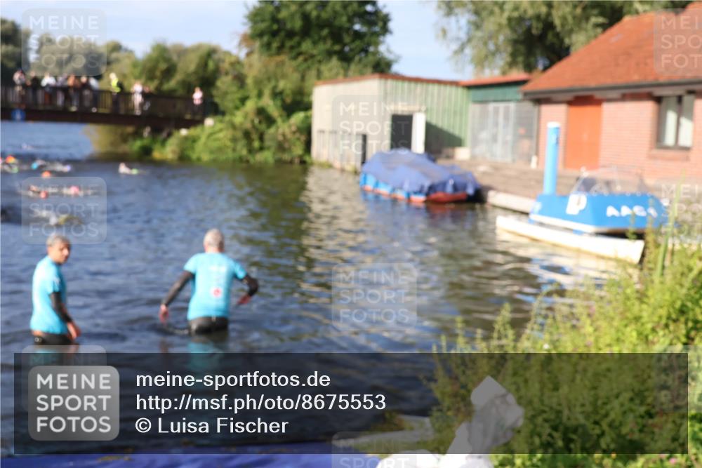 31.08.2025 - Elbe Triathlon Hamburg Luisa Fischer http://msf.ph/oto/8675553 31.08.2025 08:58:09 Schwimmen 397 meine-sportfotos.de