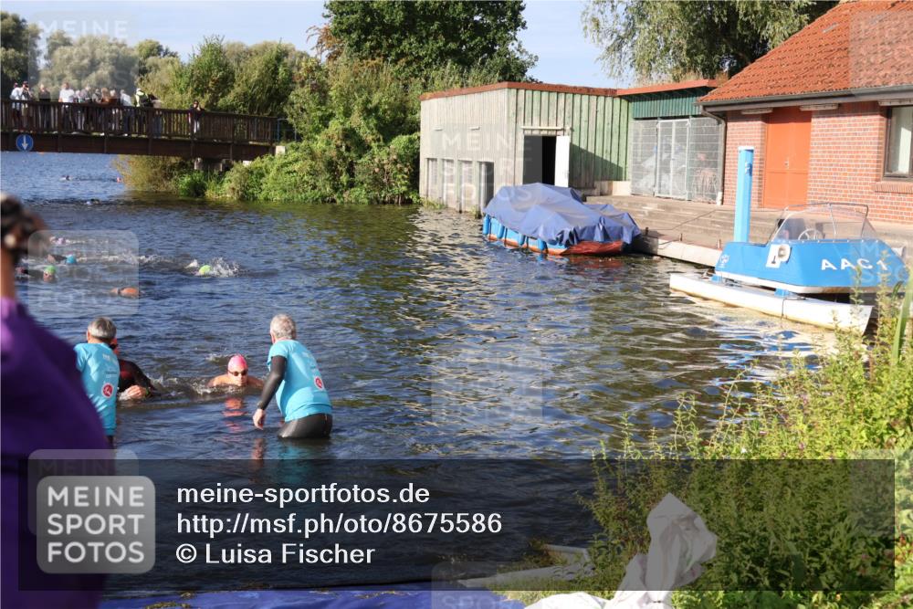 31.08.2025 - Elbe Triathlon Hamburg Luisa Fischer http://msf.ph/oto/8675586 31.08.2025 08:58:29 Schwimmen 395, 426, 430 meine-sportfotos.de