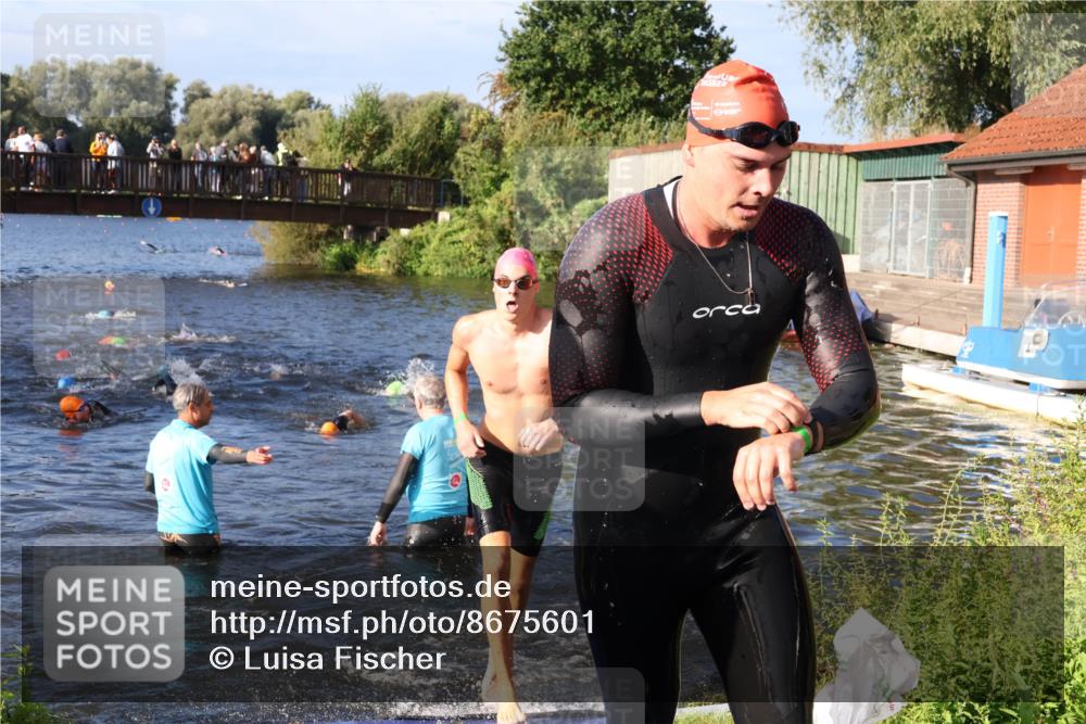 31.08.2025 - Elbe Triathlon Hamburg Luisa Fischer http://msf.ph/oto/8675601 31.08.2025 08:58:34 Schwimmen 395, 426, 464 meine-sportfotos.de
