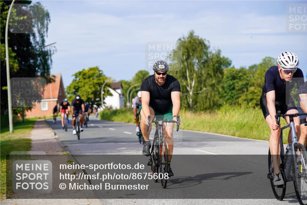 31.08.2025 - Elbe Triathlon Hamburg Michael Burmester http://msf.ph/oto/8675608 31.08.2025 10:20:48 Radfahren 419, 564, 588, 749, 947, 968, 1012, 1023, 1045, 1078, 1100 meine-sportfotos.de