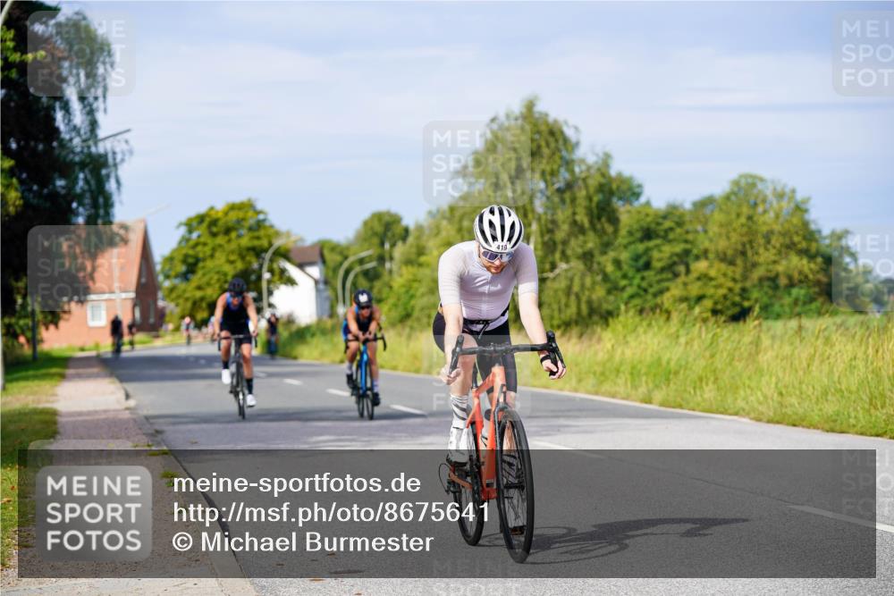 31.08.2025 - Elbe Triathlon Hamburg Michael Burmester http://msf.ph/oto/8675641 31.08.2025 10:20:54 Radfahren 419, 564, 880, 931, 1012 meine-sportfotos.de