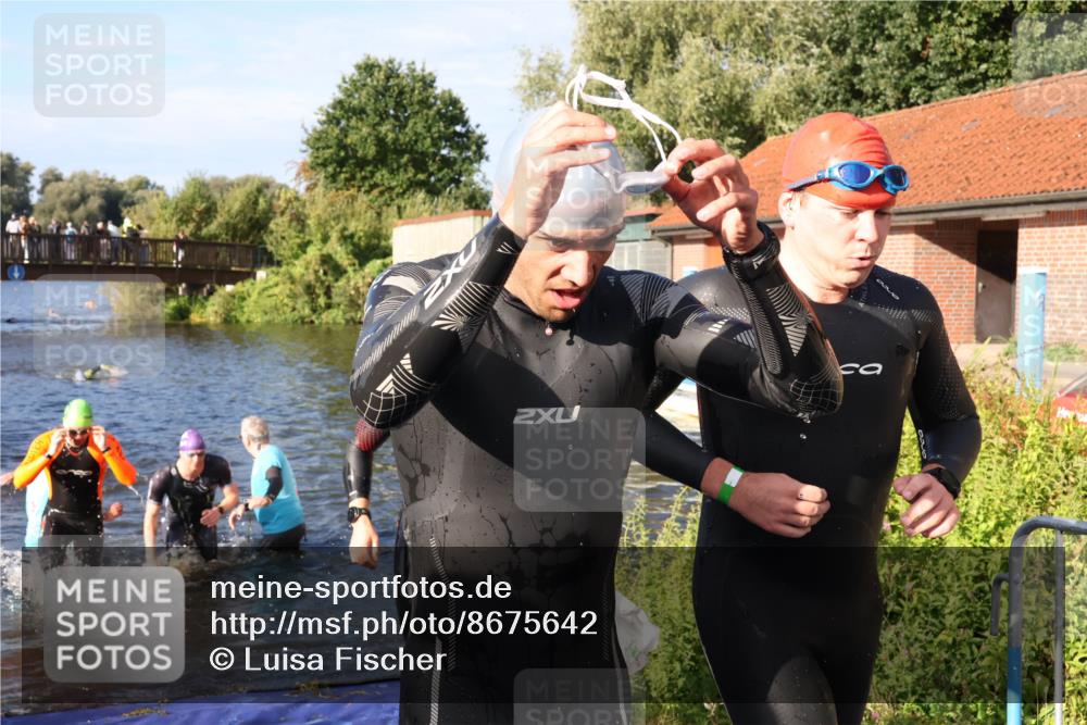 31.08.2025 - Elbe Triathlon Hamburg Luisa Fischer http://msf.ph/oto/8675642 31.08.2025 08:58:55 Schwimmen 386, 429, 435, 470, 512, 523, 529, 548 meine-sportfotos.de