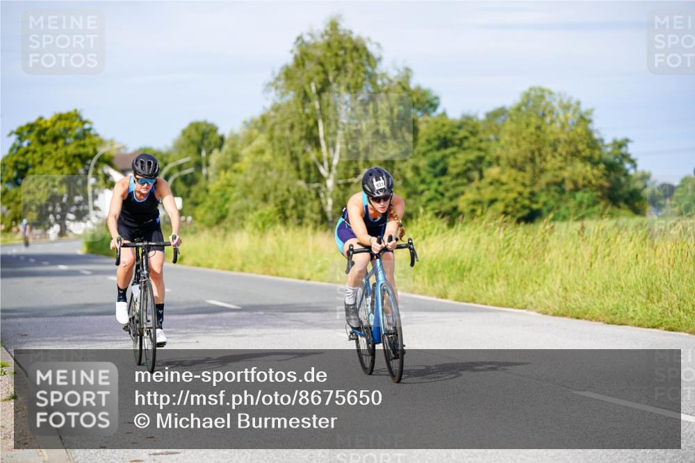 31.08.2025 - Elbe Triathlon Hamburg Michael Burmester http://msf.ph/oto/8675650 31.08.2025 10:20:55 Radfahren 419, 564, 880, 931, 1012 meine-sportfotos.de