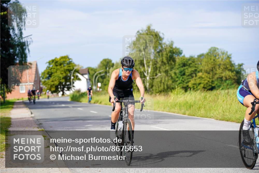 31.08.2025 - Elbe Triathlon Hamburg Michael Burmester http://msf.ph/oto/8675653 31.08.2025 10:20:56 Radfahren 419, 880, 931 meine-sportfotos.de