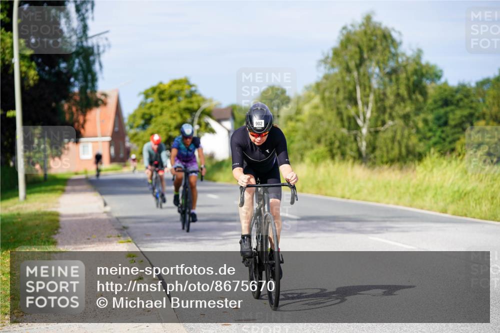 31.08.2025 - Elbe Triathlon Hamburg Michael Burmester http://msf.ph/oto/8675670 31.08.2025 10:21:08 Radfahren 771, 892, 902 meine-sportfotos.de