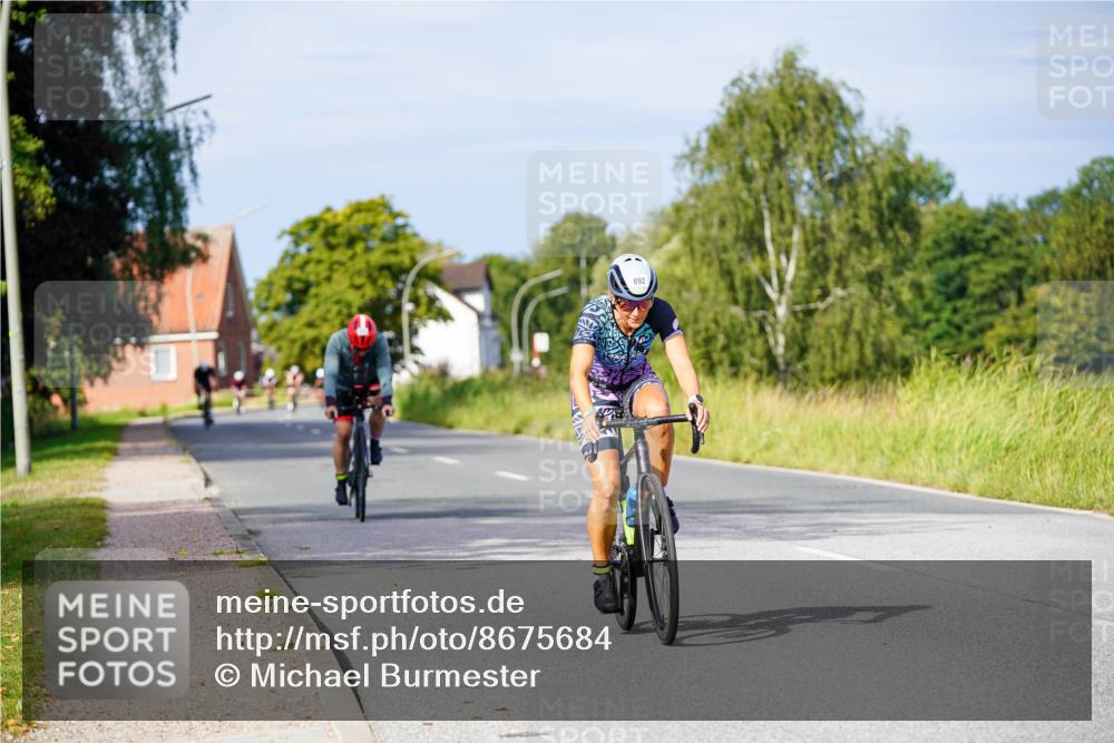 31.08.2025 - Elbe Triathlon Hamburg Michael Burmester http://msf.ph/oto/8675684 31.08.2025 10:21:10 Radfahren 771, 892, 902 meine-sportfotos.de