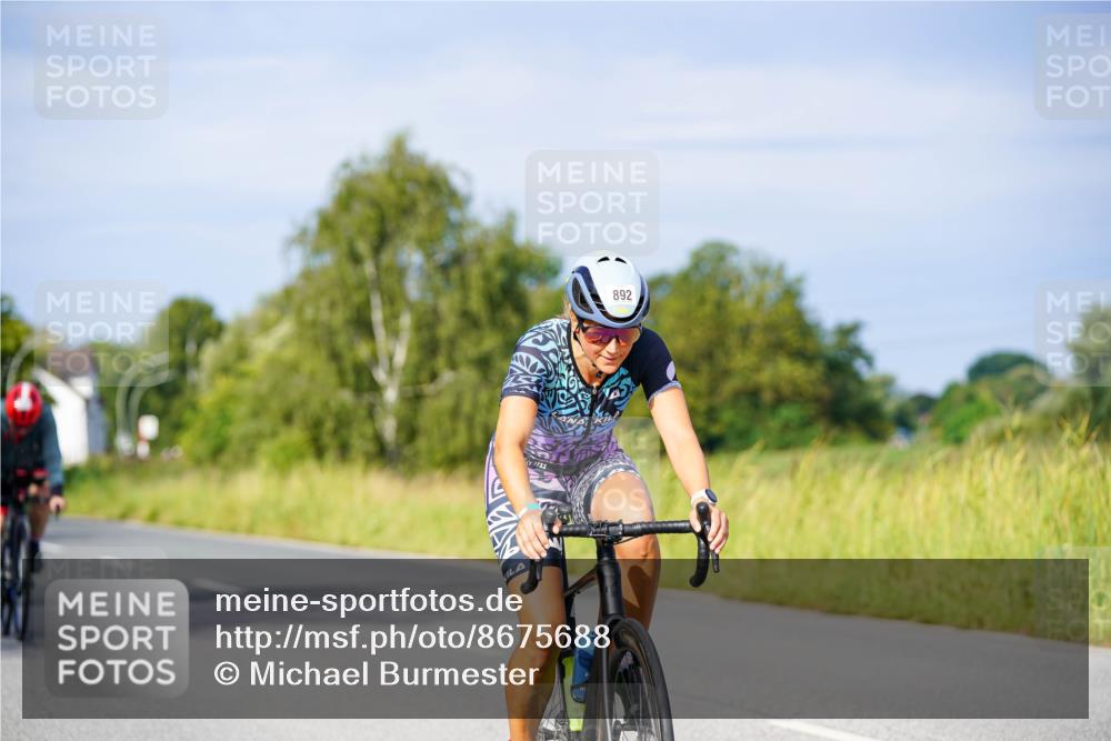 31.08.2025 - Elbe Triathlon Hamburg Michael Burmester http://msf.ph/oto/8675688 31.08.2025 10:21:10 Radfahren 771, 892, 902 meine-sportfotos.de