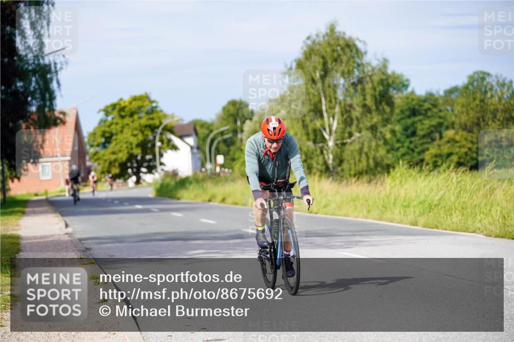 31.08.2025 - Elbe Triathlon Hamburg Michael Burmester http://msf.ph/oto/8675692 31.08.2025 10:21:11 Radfahren 771, 892, 902 meine-sportfotos.de