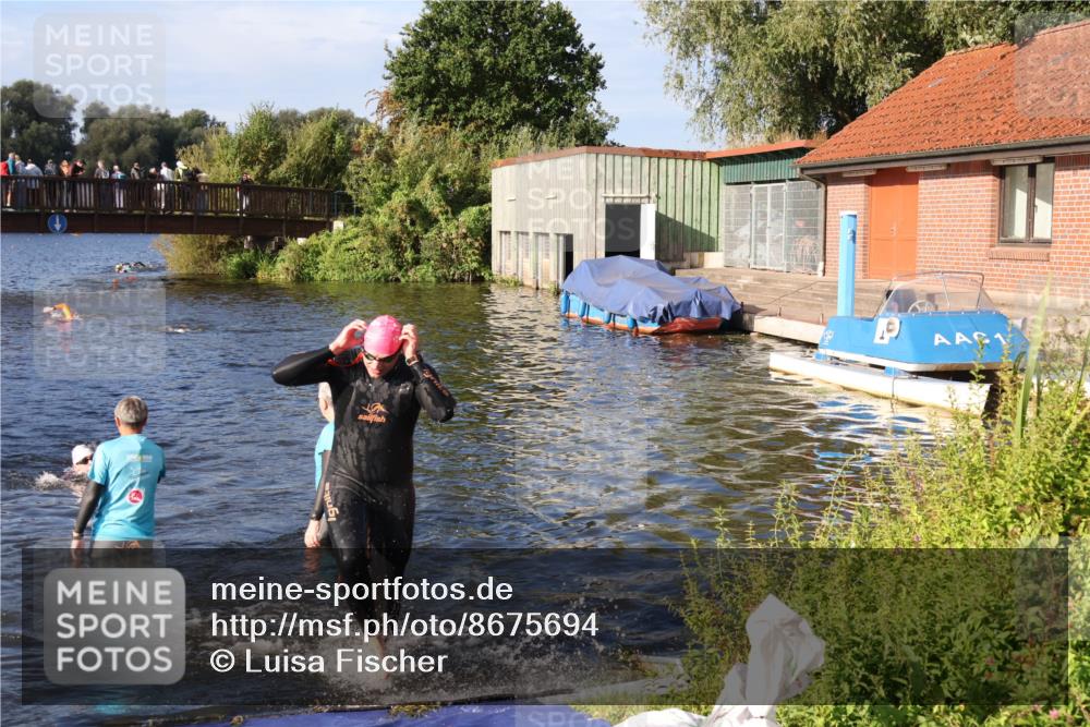 31.08.2025 - Elbe Triathlon Hamburg Luisa Fischer http://msf.ph/oto/8675694 31.08.2025 08:59:47 Schwimmen 445, 453 meine-sportfotos.de