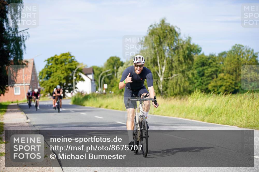 31.08.2025 - Elbe Triathlon Hamburg Michael Burmester http://msf.ph/oto/8675707 31.08.2025 10:21:18 Radfahren 687, 822, 1034, 1036 meine-sportfotos.de