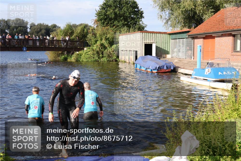 31.08.2025 - Elbe Triathlon Hamburg Luisa Fischer http://msf.ph/oto/8675712 31.08.2025 08:59:56 Schwimmen 445, 451 meine-sportfotos.de