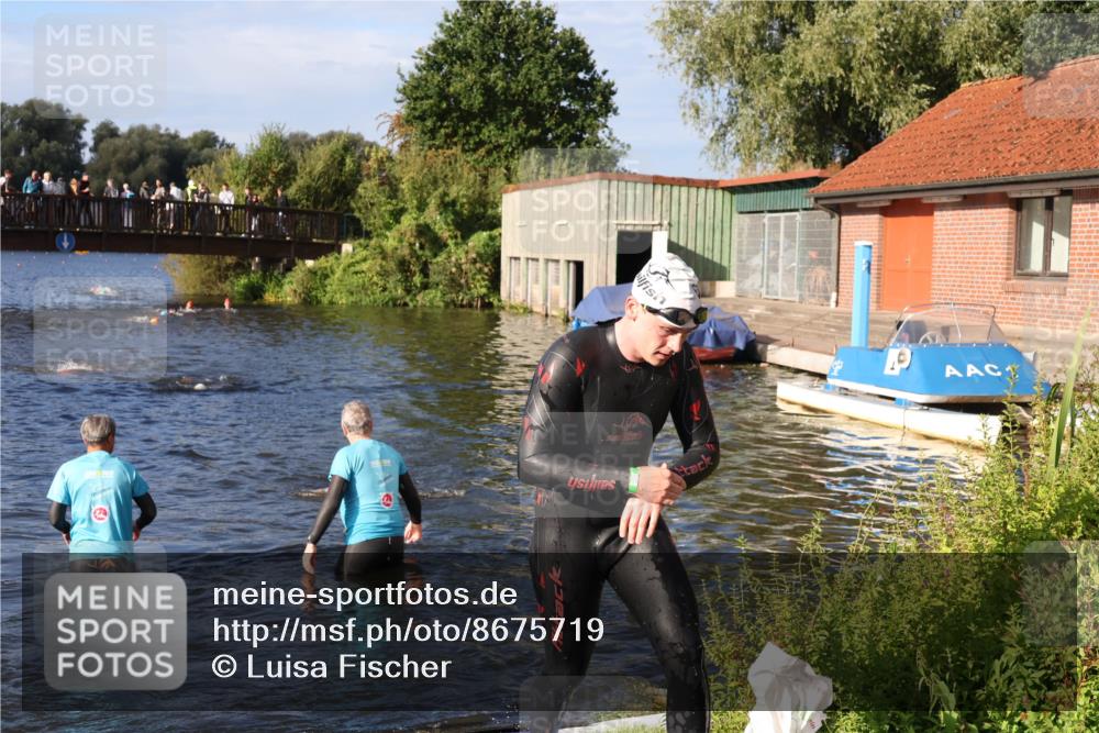 31.08.2025 - Elbe Triathlon Hamburg Luisa Fischer http://msf.ph/oto/8675719 31.08.2025 08:59:57 Schwimmen 445, 451 meine-sportfotos.de