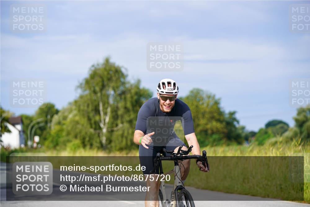 31.08.2025 - Elbe Triathlon Hamburg Michael Burmester http://msf.ph/oto/8675720 31.08.2025 10:21:19 Radfahren 687, 744, 822, 1034, 1036 meine-sportfotos.de