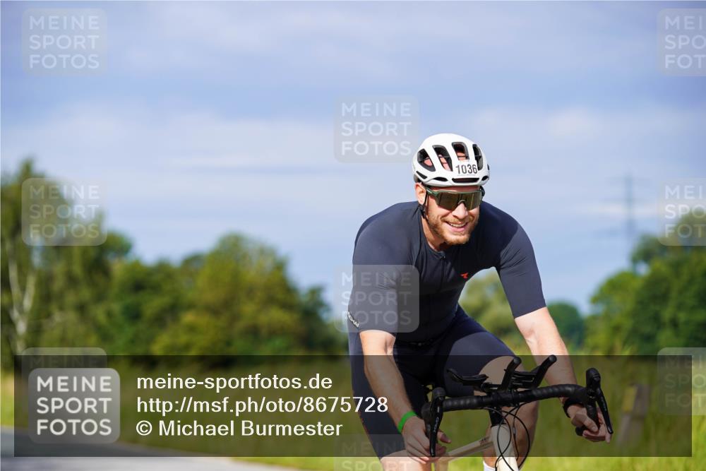 31.08.2025 - Elbe Triathlon Hamburg Michael Burmester http://msf.ph/oto/8675728 31.08.2025 10:21:19 Radfahren 687, 744, 822, 1034, 1036 meine-sportfotos.de