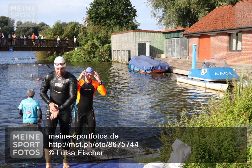 31.08.2025 - Elbe Triathlon Hamburg Luisa Fischer http://msf.ph/oto/8675744 31.08.2025 09:00:19 Schwimmen 456, 490 meine-sportfotos.de