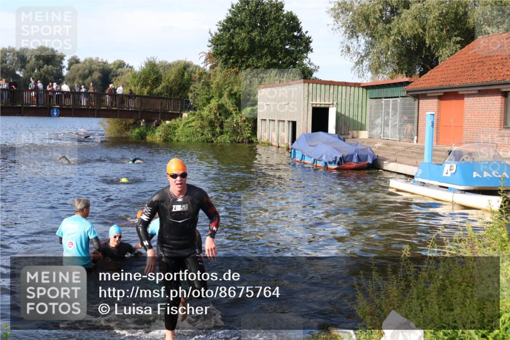 31.08.2025 - Elbe Triathlon Hamburg Luisa Fischer http://msf.ph/oto/8675764 31.08.2025 09:00:39 Schwimmen 393, 424 meine-sportfotos.de