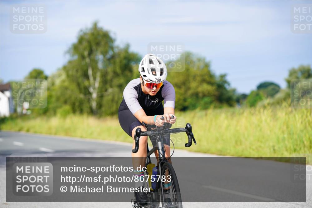 31.08.2025 - Elbe Triathlon Hamburg Michael Burmester http://msf.ph/oto/8675783 31.08.2025 10:21:27 Radfahren 687, 744, 790, 822, 960 meine-sportfotos.de