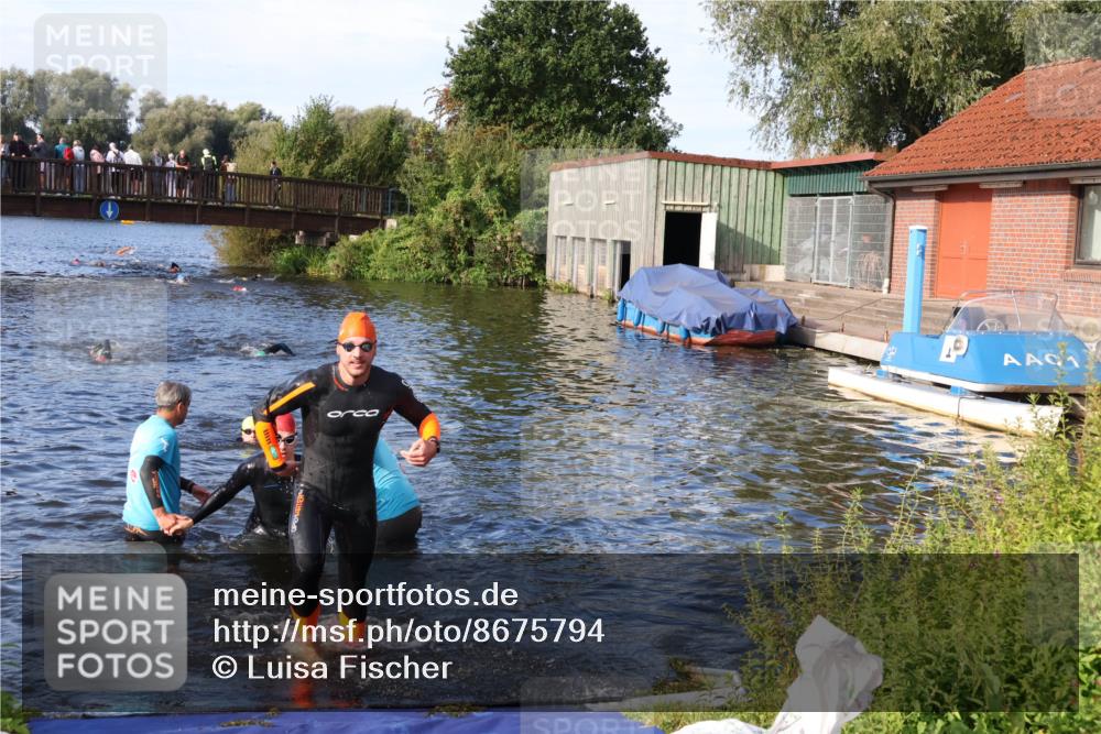 31.08.2025 - Elbe Triathlon Hamburg Luisa Fischer http://msf.ph/oto/8675794 31.08.2025 09:00:49 Schwimmen 403, 414, 489 meine-sportfotos.de