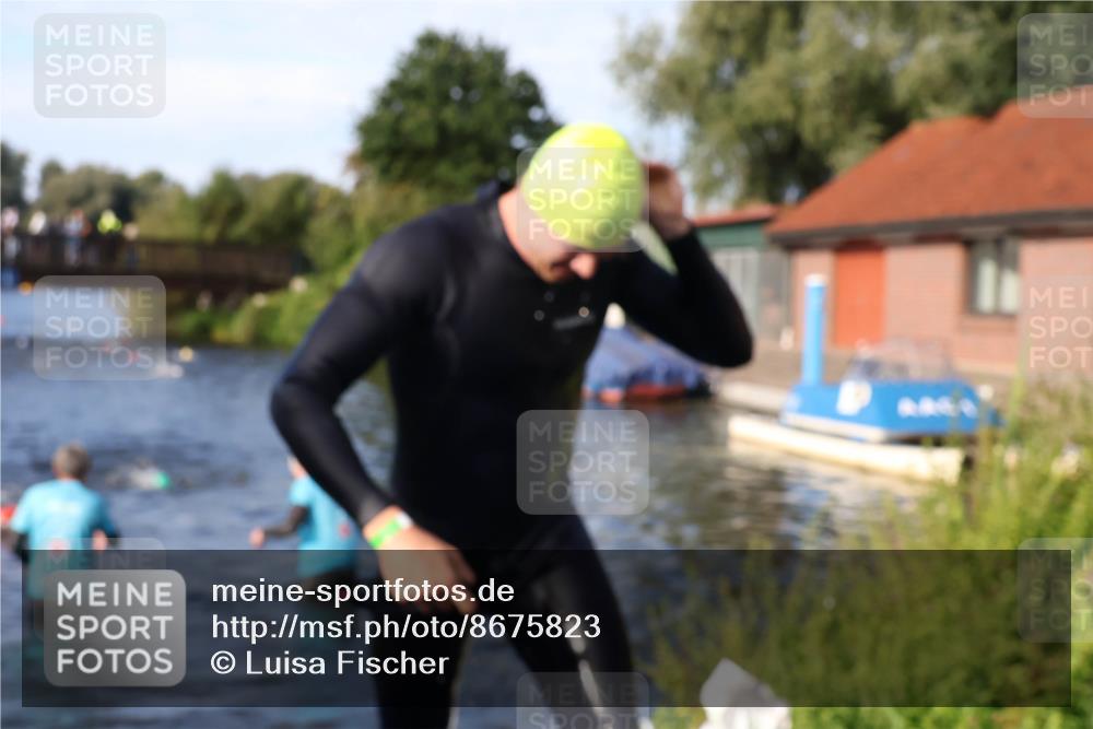 31.08.2025 - Elbe Triathlon Hamburg Luisa Fischer http://msf.ph/oto/8675823 31.08.2025 09:00:59 Schwimmen 414, 514 meine-sportfotos.de