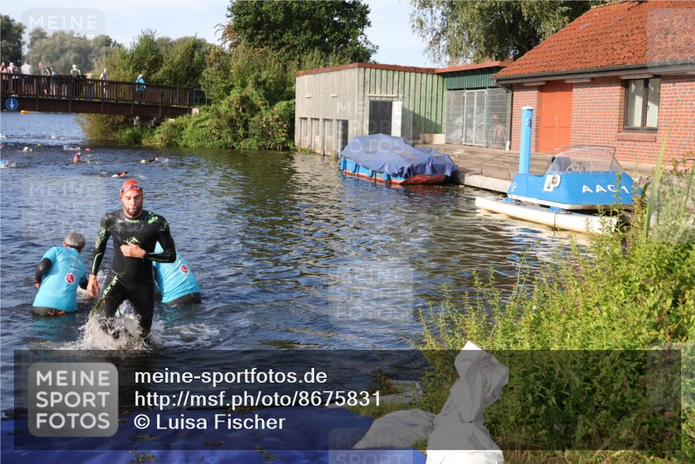 31.08.2025 - Elbe Triathlon Hamburg Luisa Fischer http://msf.ph/oto/8675831 31.08.2025 09:01:06 Schwimmen 471, 514 meine-sportfotos.de