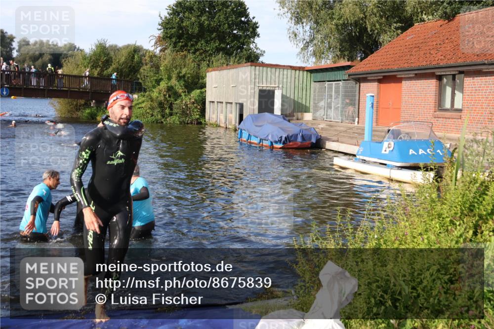 31.08.2025 - Elbe Triathlon Hamburg Luisa Fischer http://msf.ph/oto/8675839 31.08.2025 09:01:07 Schwimmen 471, 514 meine-sportfotos.de